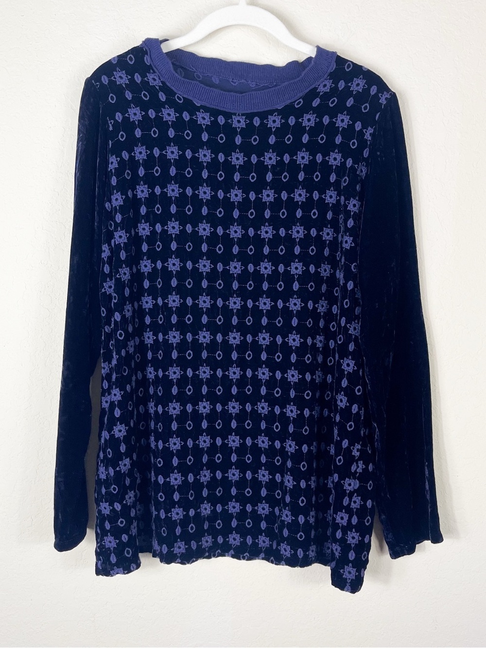 Johnny Was Pete and Greta Velvet Silk Embroidered Long Sleeve Top Blue Size XS